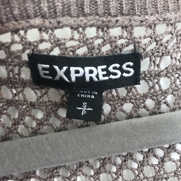Express Top - Picture 4 of 4